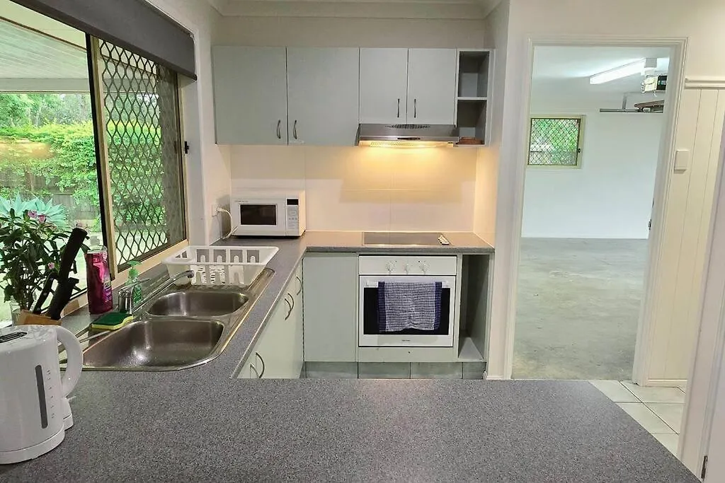 Relaxing Hamptons Style Home In Forest Lake Doolandella 0*,  Australia